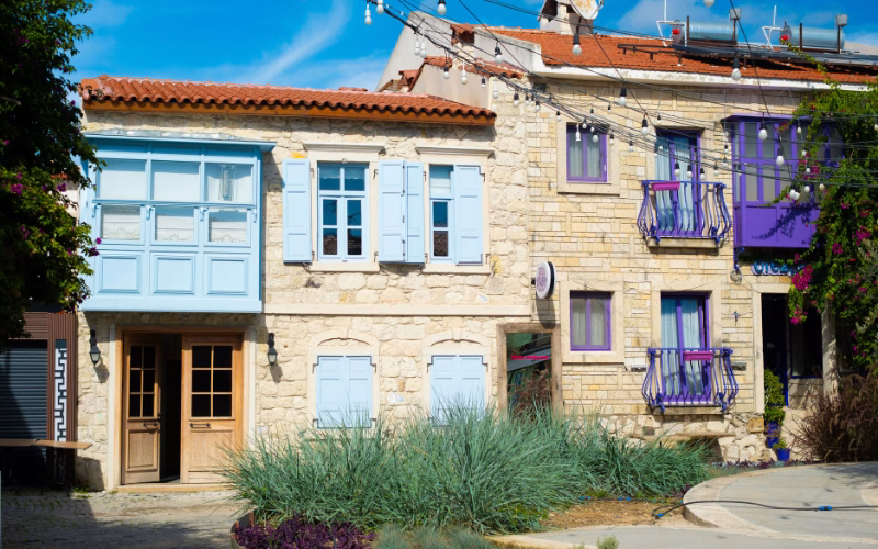 Urla Alaçatı arası kaç km